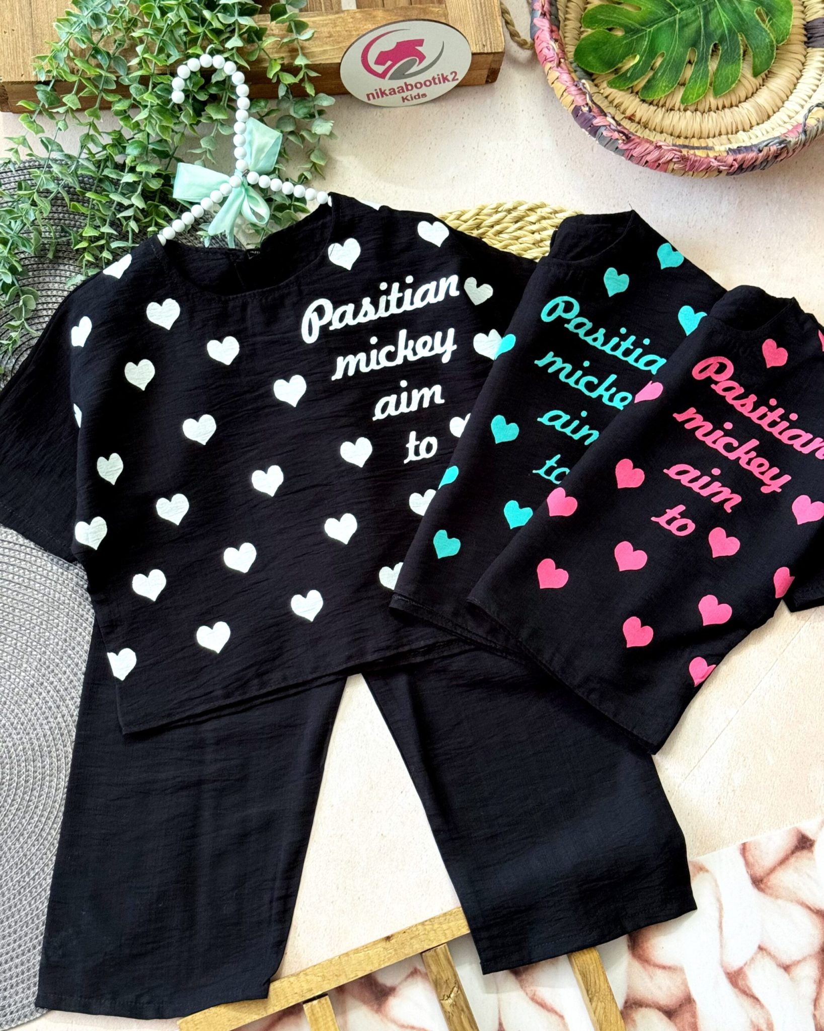 photo-output کراپ شلوار مشکی قلبی - Image 1