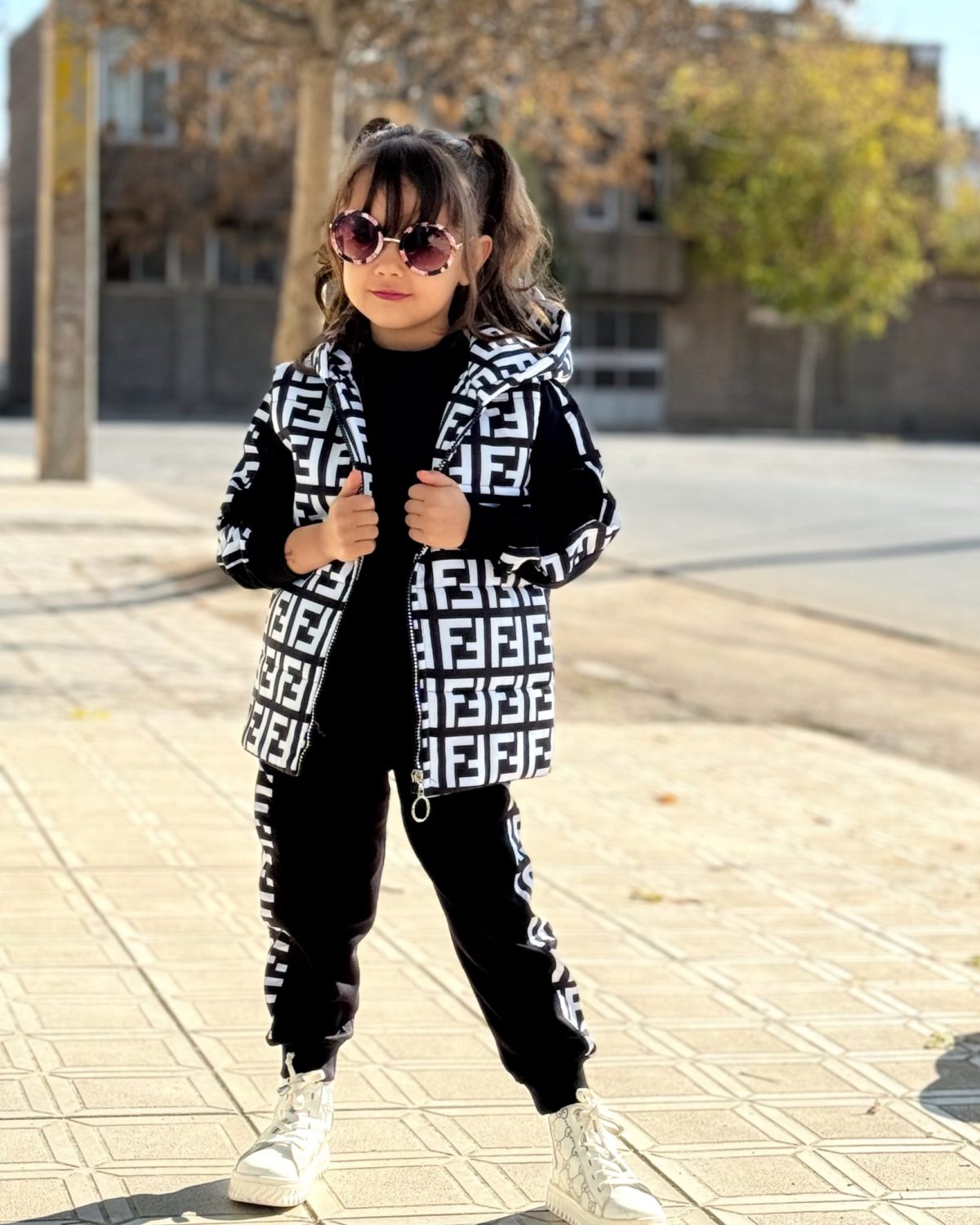سه تیکه فندی و دیور - Image 10