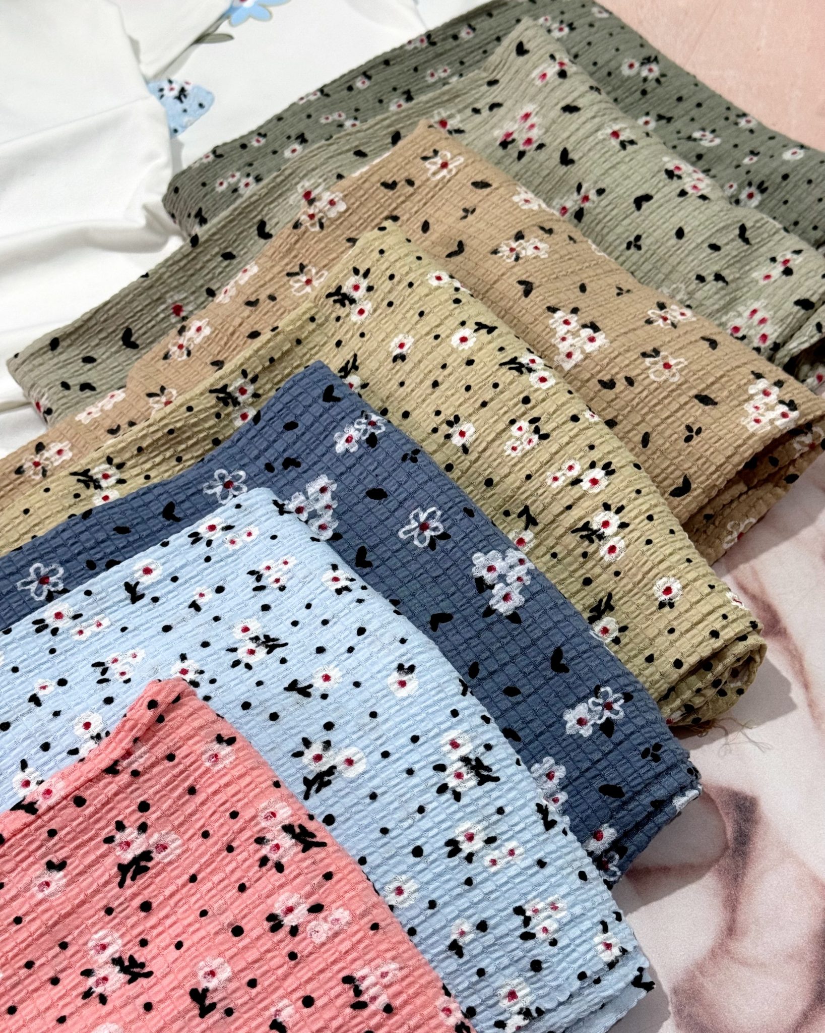 photo-output تیشرت شلوار گلدون - Image 2